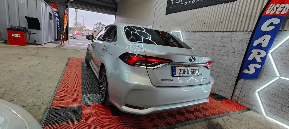 201 - Toyota Corolla 1.8 Petrol Hybrid NCT 2028 - Image 4