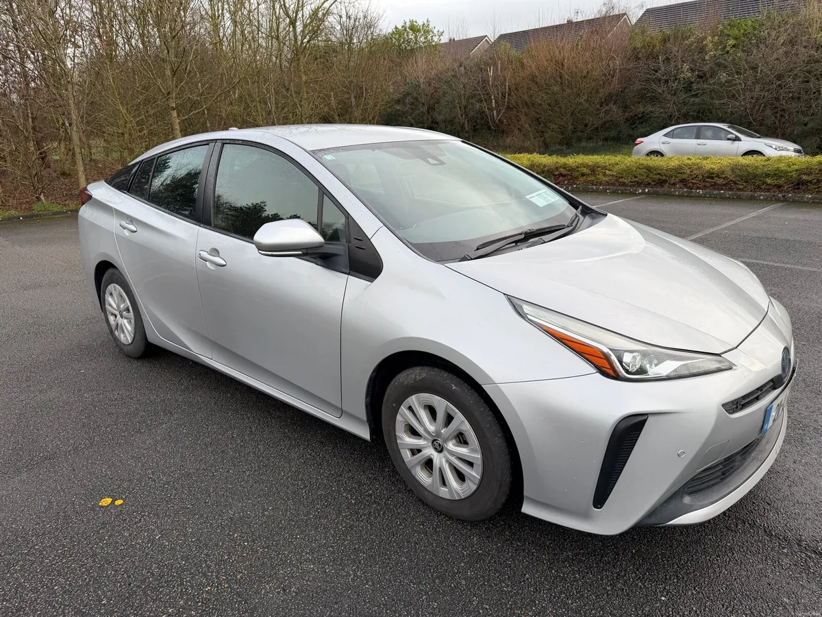 Toyota Prius HYBRID 1.8L Automatic - Image 1