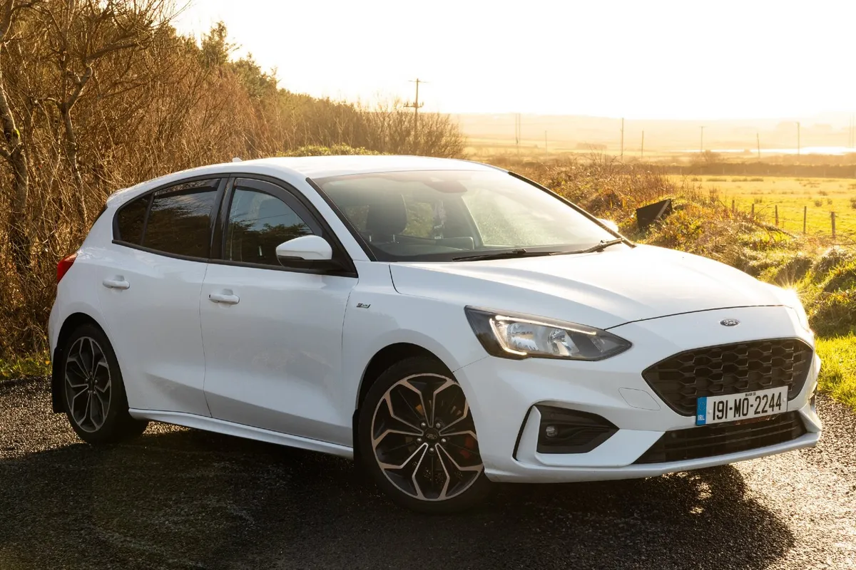 Ford Focus ST-LINE X 120PS - Image 1