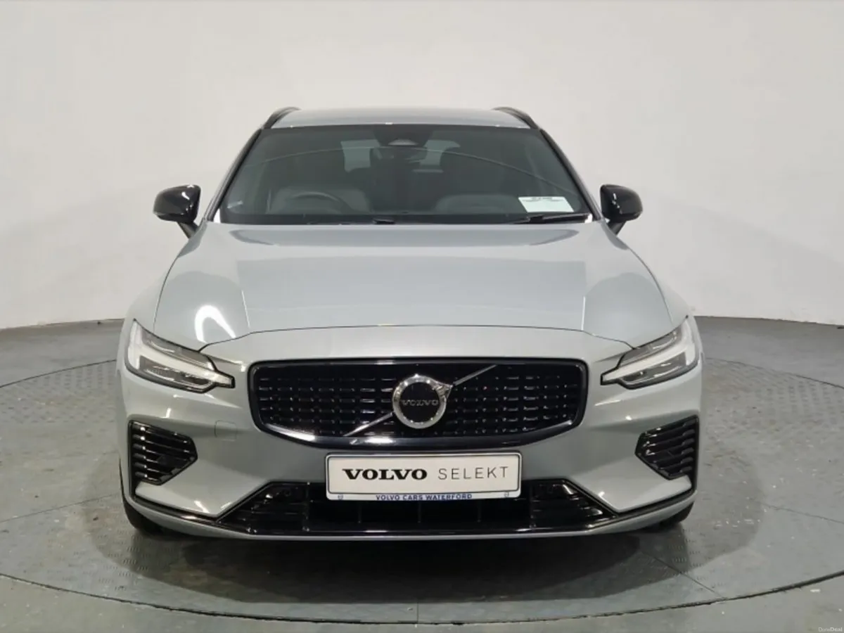 Volvo V60 PHEV Plus Dark - Image 3