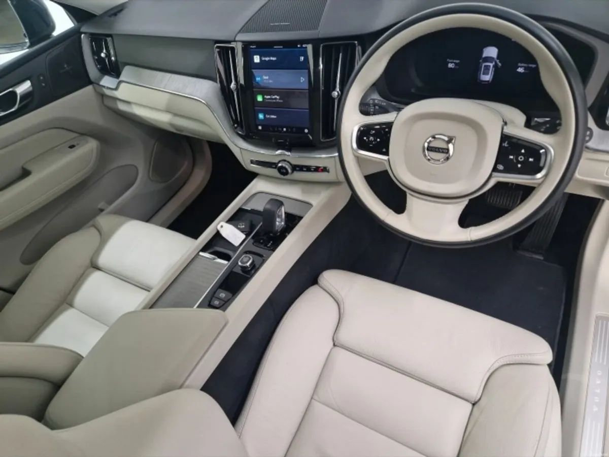 Volvo XC60 T6 PHEV Plus Bright - Image 4