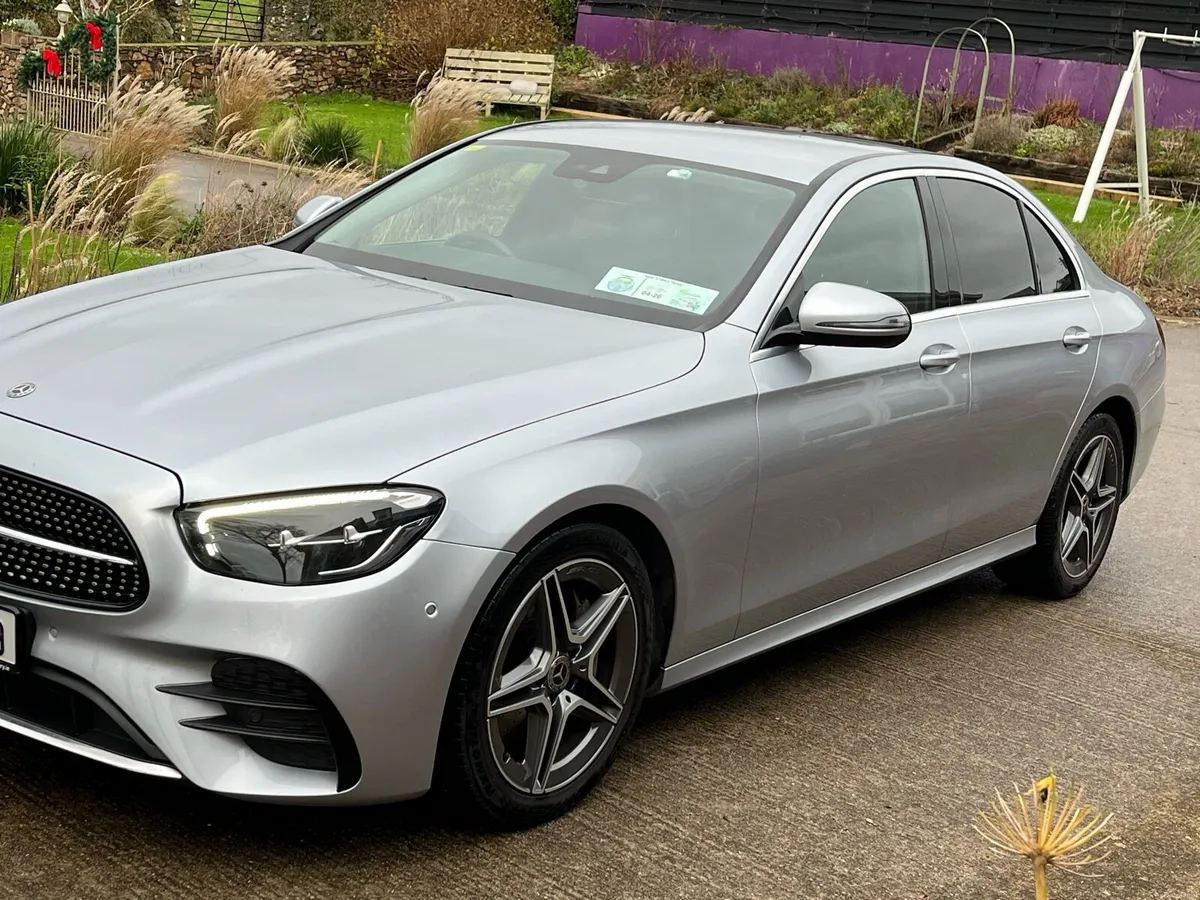 Mercedes E 220 diesel saloon - Image 2