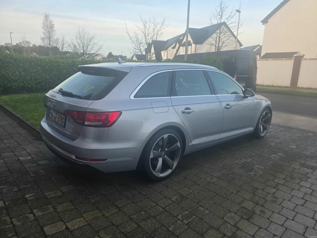 Audi A4 2018 - Image 2
