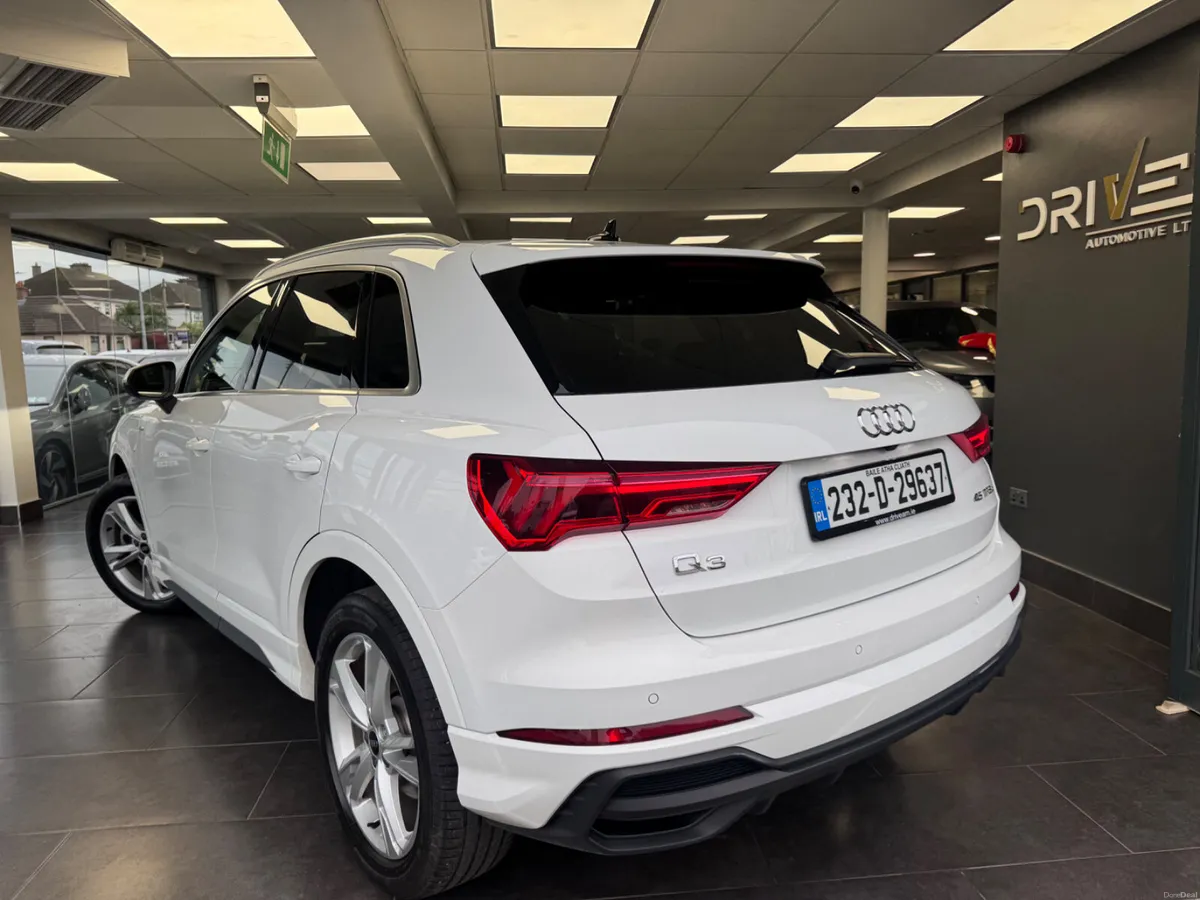 Audi Q3 2023 45 TSI Hybrid S-Line - Image 4