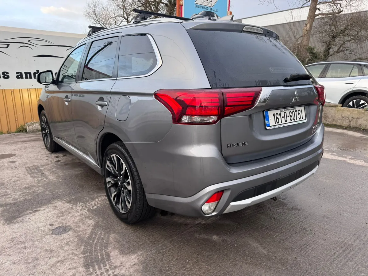 161 Mitsubishi Outlander PHEV 2.0L MIVEC 4WD - Image 3