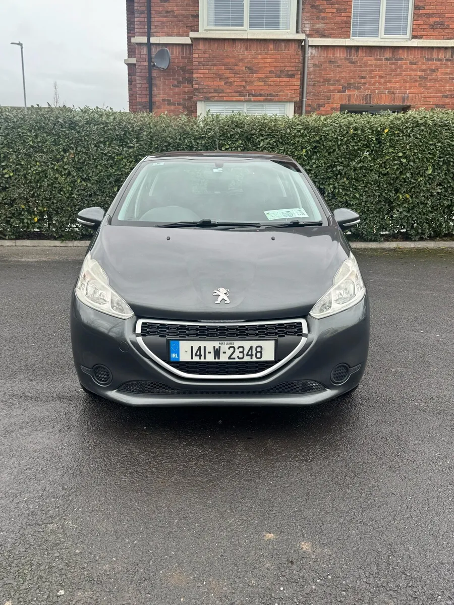 Peugeot 208 1.2 Petrol *low mileage* - Image 2