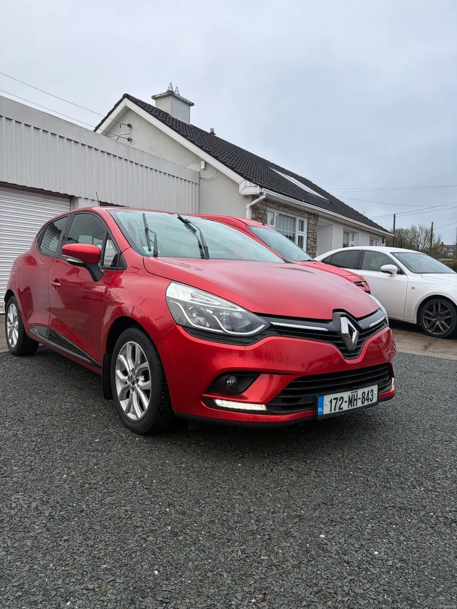 2017 Renault Clio - Image 1