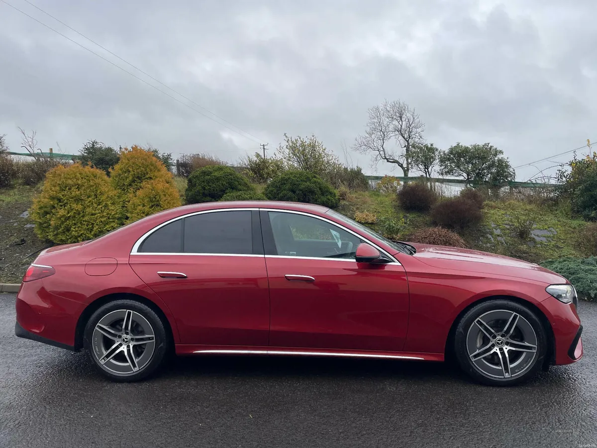 Mercedes-Benz E-Class DIESEL SALOON - Image 4