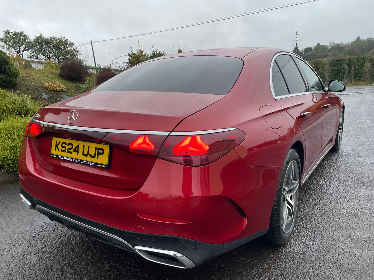 Mercedes-Benz E-Class DIESEL SALOON - Image 6