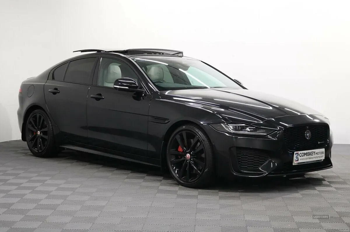 Jaguar XE D200 MHEV R-Dynamic Black - Image 1
