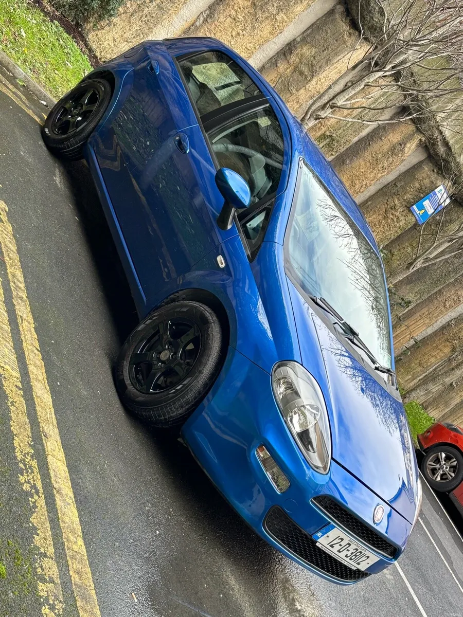 2012 Fiat Punto 1.2 petrol low mileage - Image 3