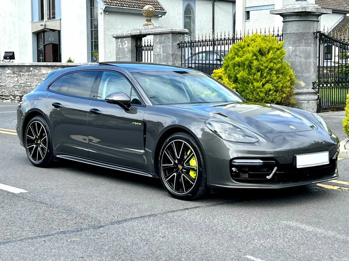 2018 Panamera 4 E-Hybrid Sport Turismo - Loaded! - Image 1