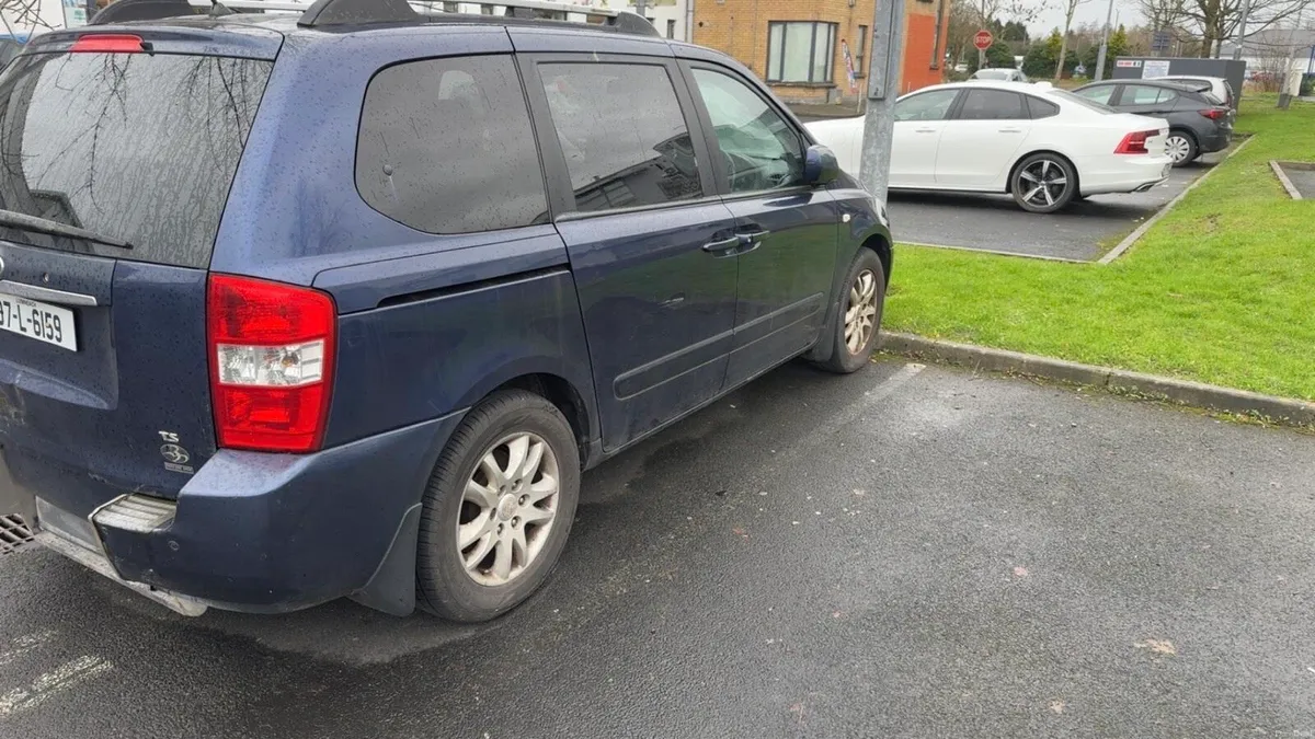 Wheelchair accessible Kia Sedona - Image 3