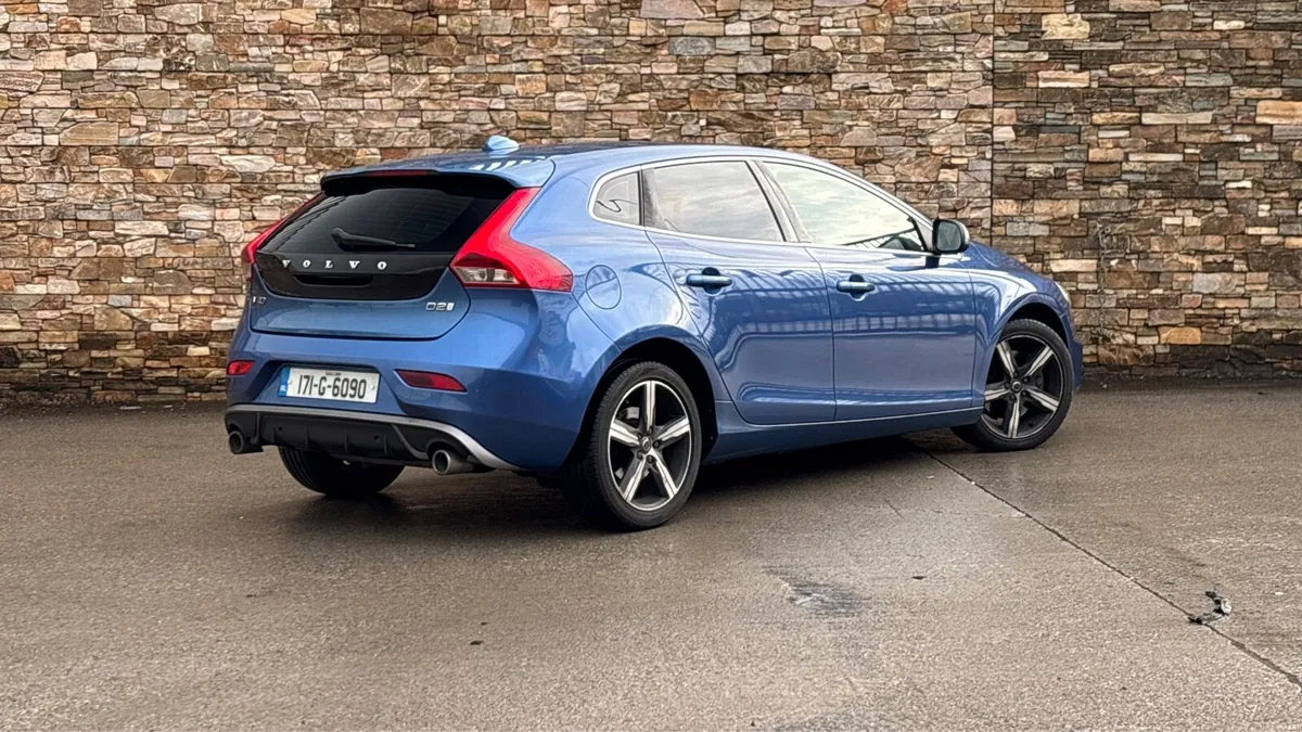 2017 Volvo V40 R-Design - Automatic - FSH - Image 1