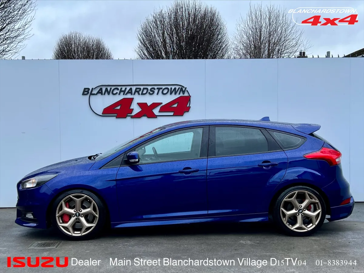 FORT FOCUS ST2 DEEP IMPACT BLUE 250hp - Image 3