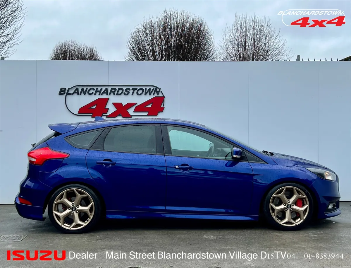 FORT FOCUS ST2 DEEP IMPACT BLUE 250hp - Image 4