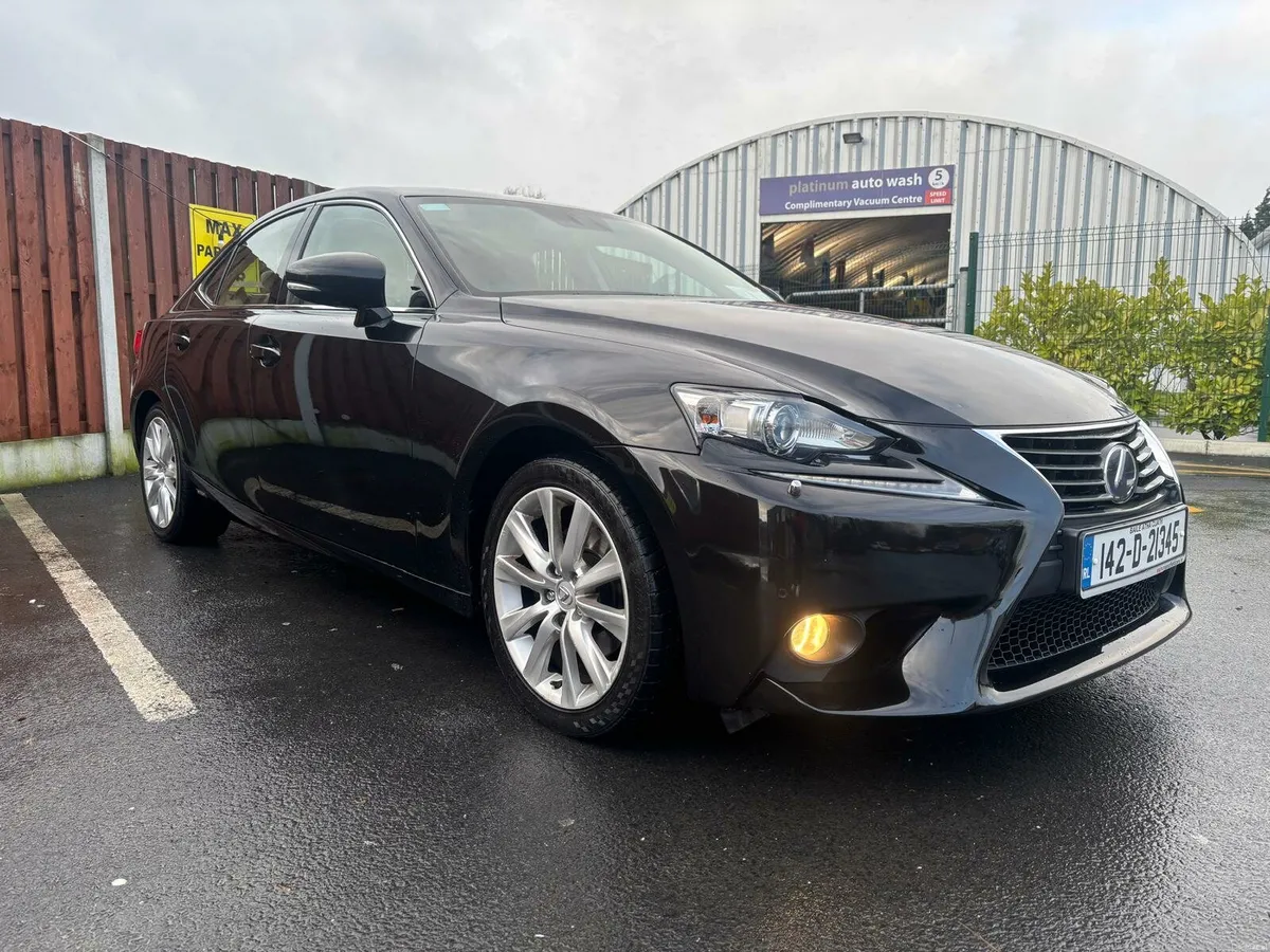 Lexus IS300H for sale - Image 2