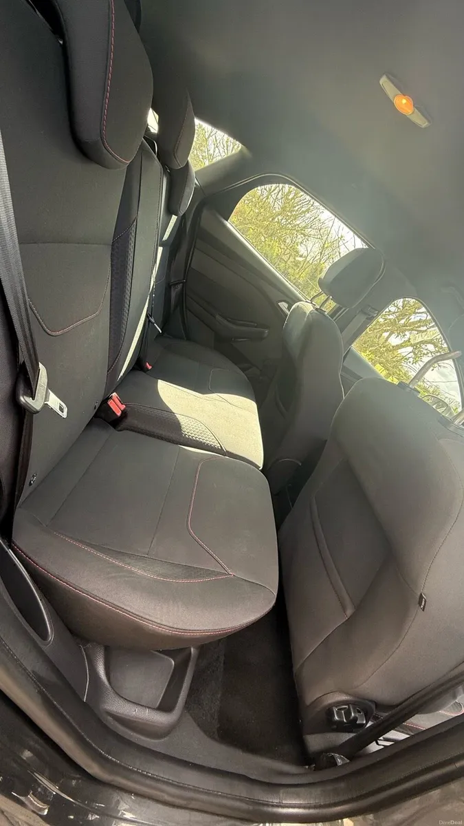 2018 Ford Focus ST Line - Image 4