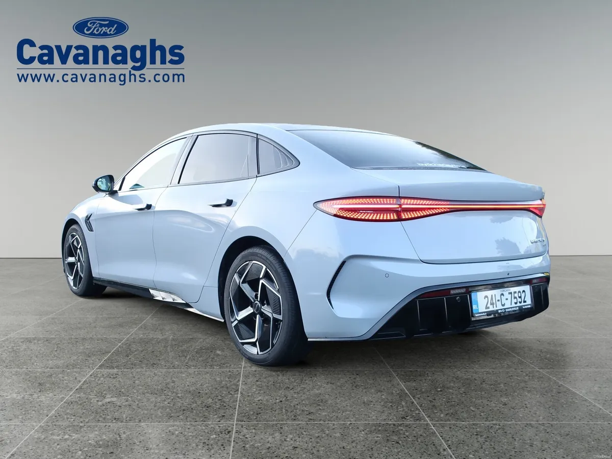 2024 BYD SEAL AWD EXCELLENCE - Image 3