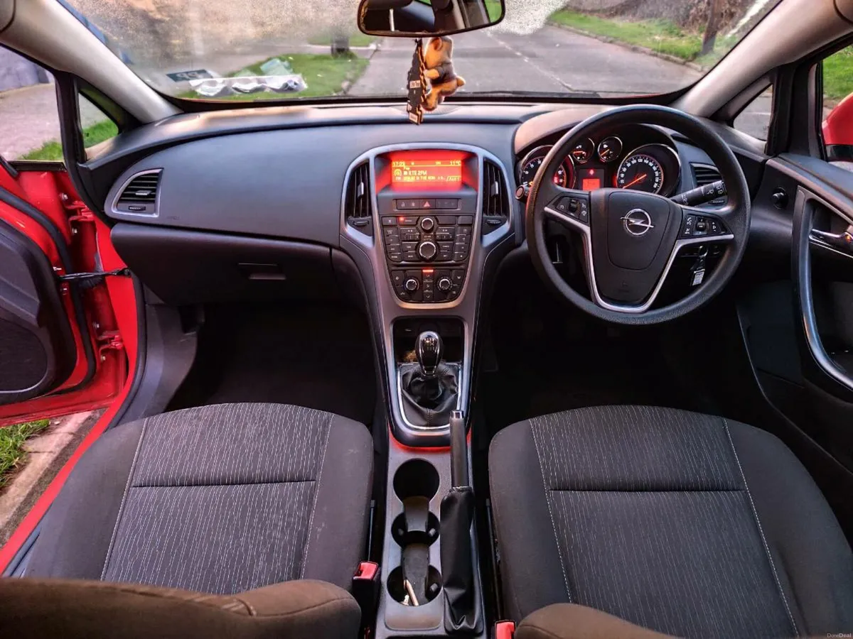 Opel Astra 1.4 GTC 3 Door - Image 4