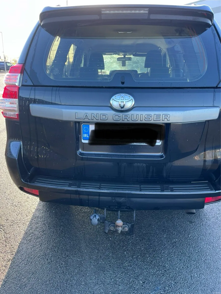 Toyota Landcruiser Business Class - Image 4