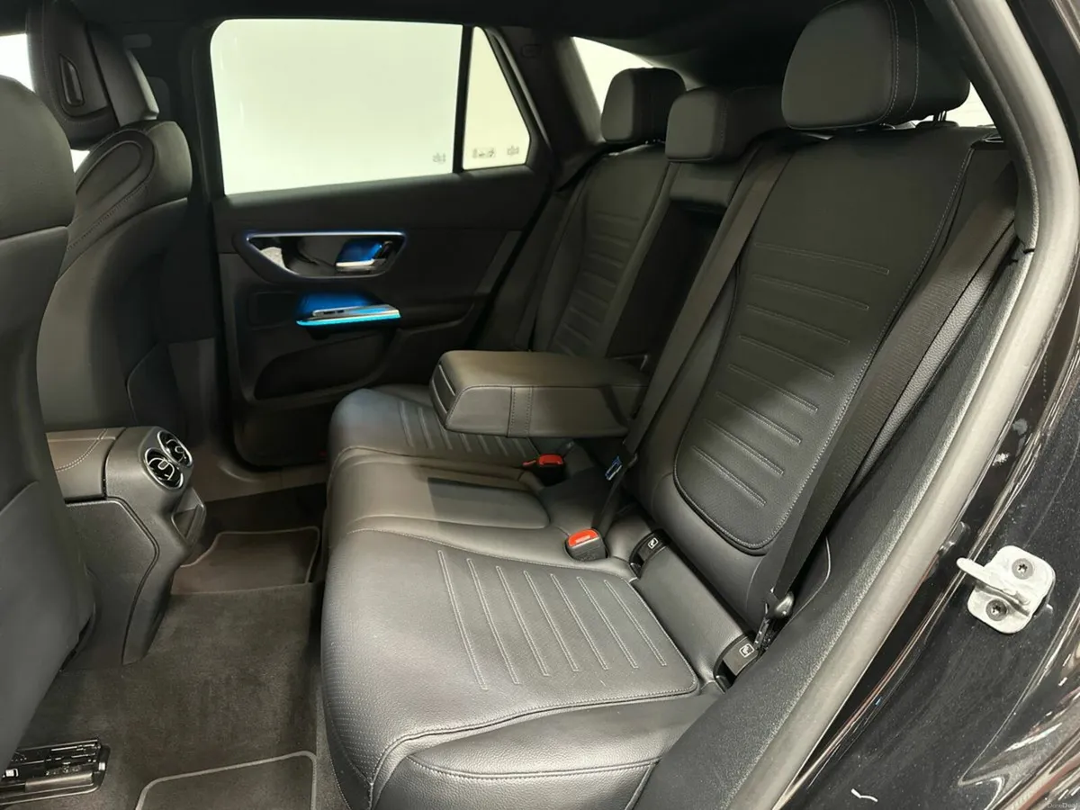 Mercedes-Benz GLC GLC300 e 4Matic AMG Line 31.2 kW - Image 4