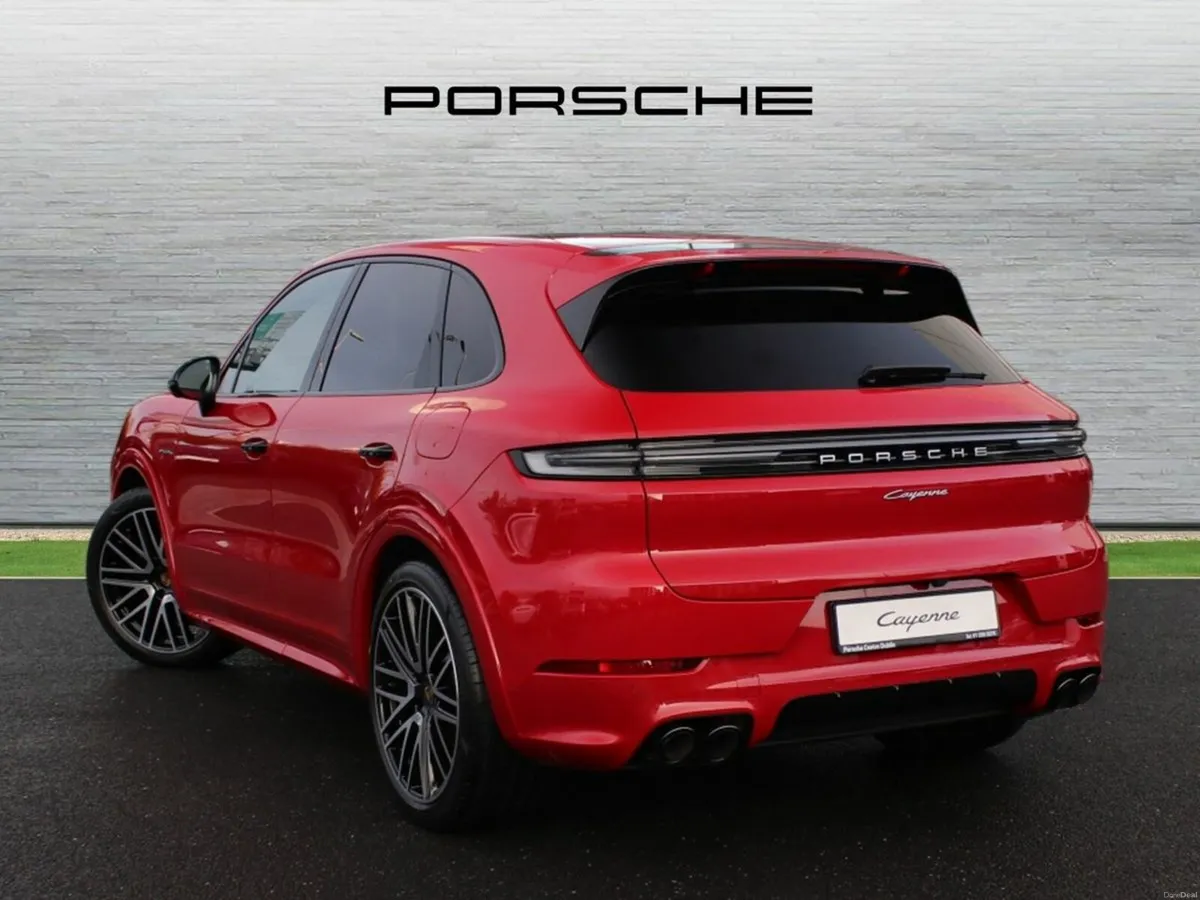 Porsche Cayenne E-Hybrid (New) - Image 3