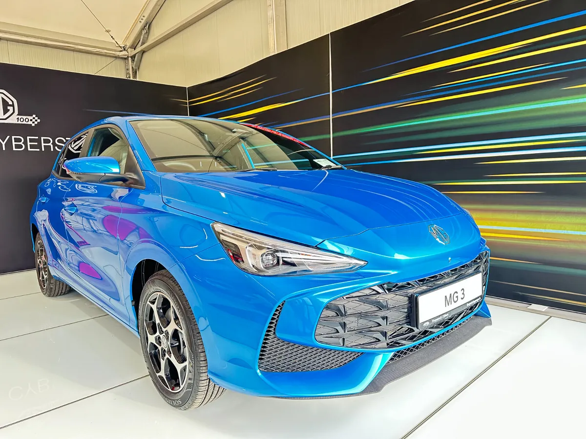 MG3  Hybrid Auto - Image 1