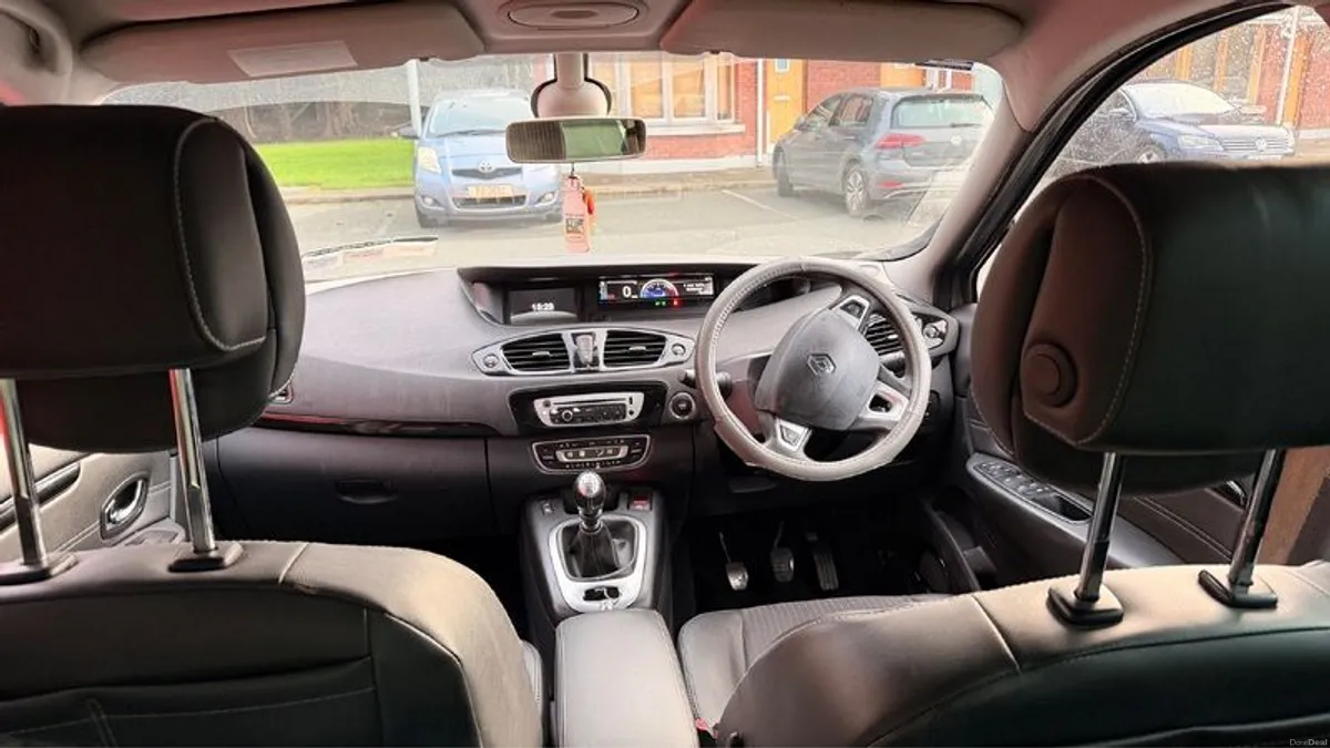 2012 Renault Grand Scenic - Image 3