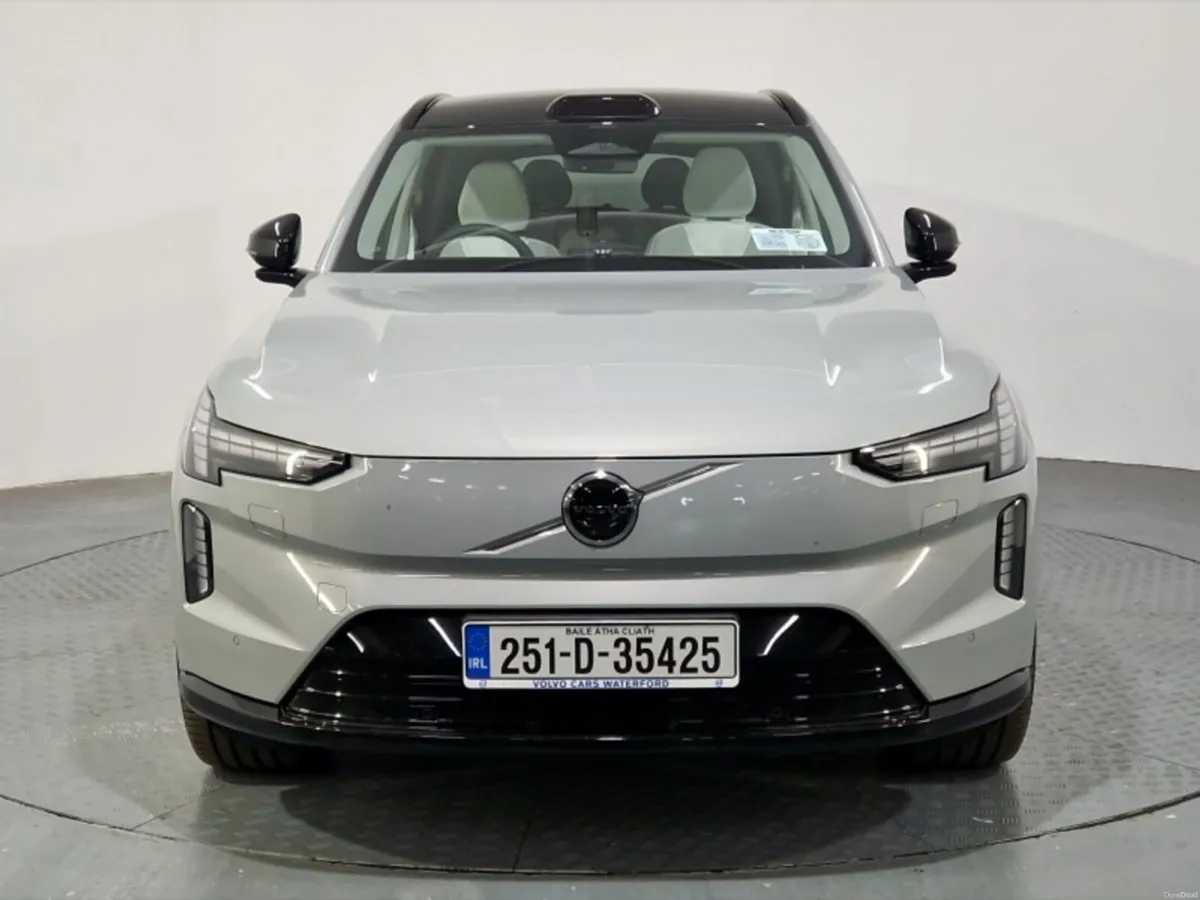 Volvo EX90 Ultra Twin Motor Performance - Image 3