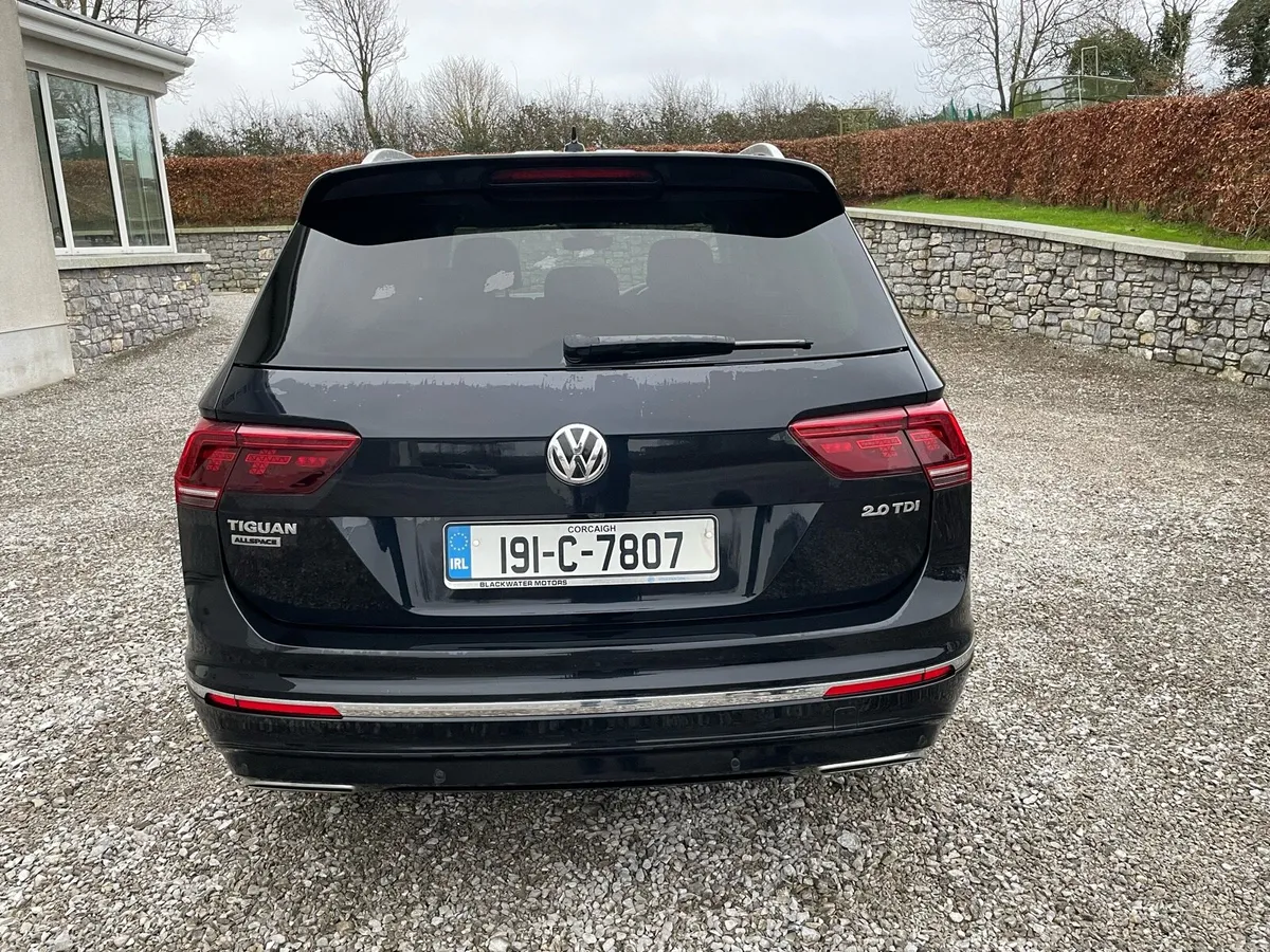 Volkswagon Tiguan Allspace R-line Auto 7 seater - Image 3