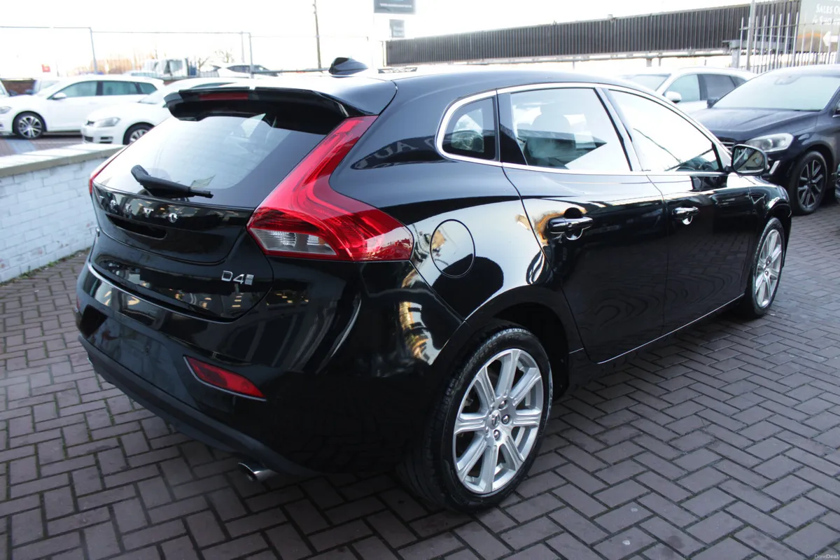 2.0D4 INSCRIPTION 5DR HATCHBACK AUTO HUGE SPEC  // - Image 4