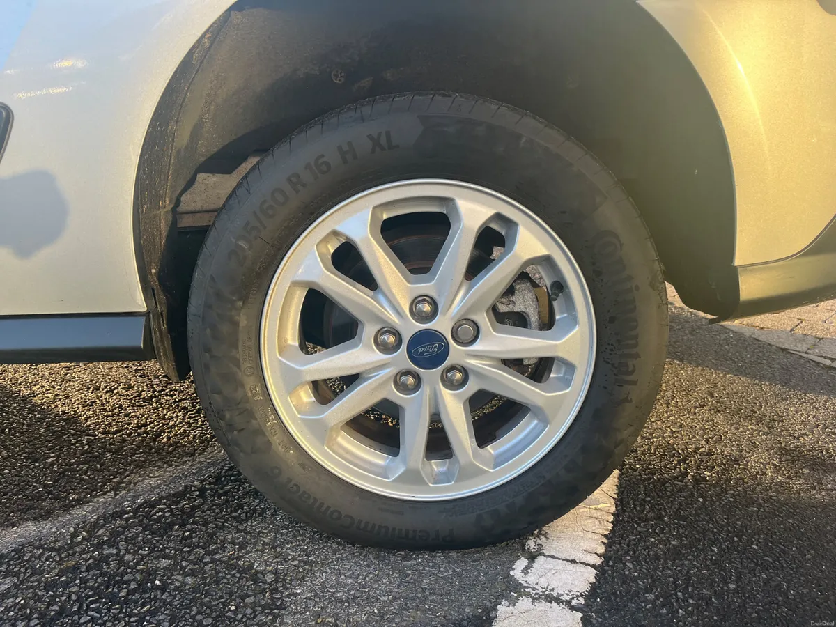 Ford Tourneo Connect 2022 Taxi Spec WAV - Image 4