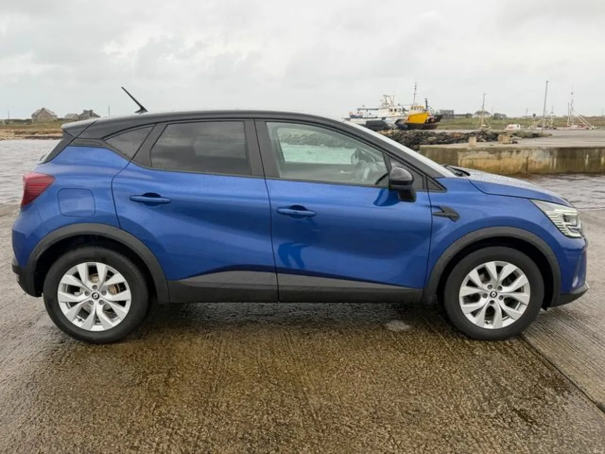 Renault Captur Iconic Edition Naeb TCE 90 MAN - Image 2