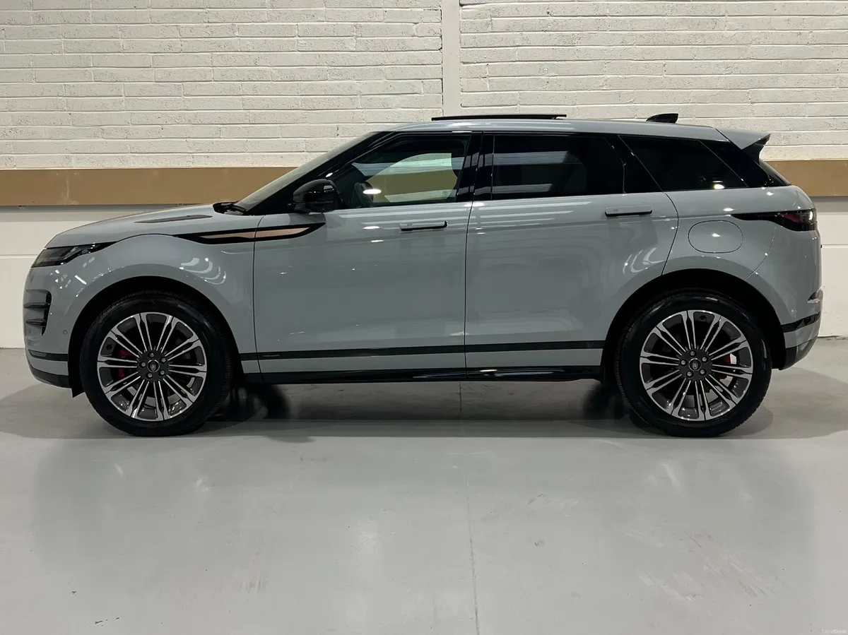 Range Rover Evoque Autobiography PHEV 305bhp Auto - Image 4