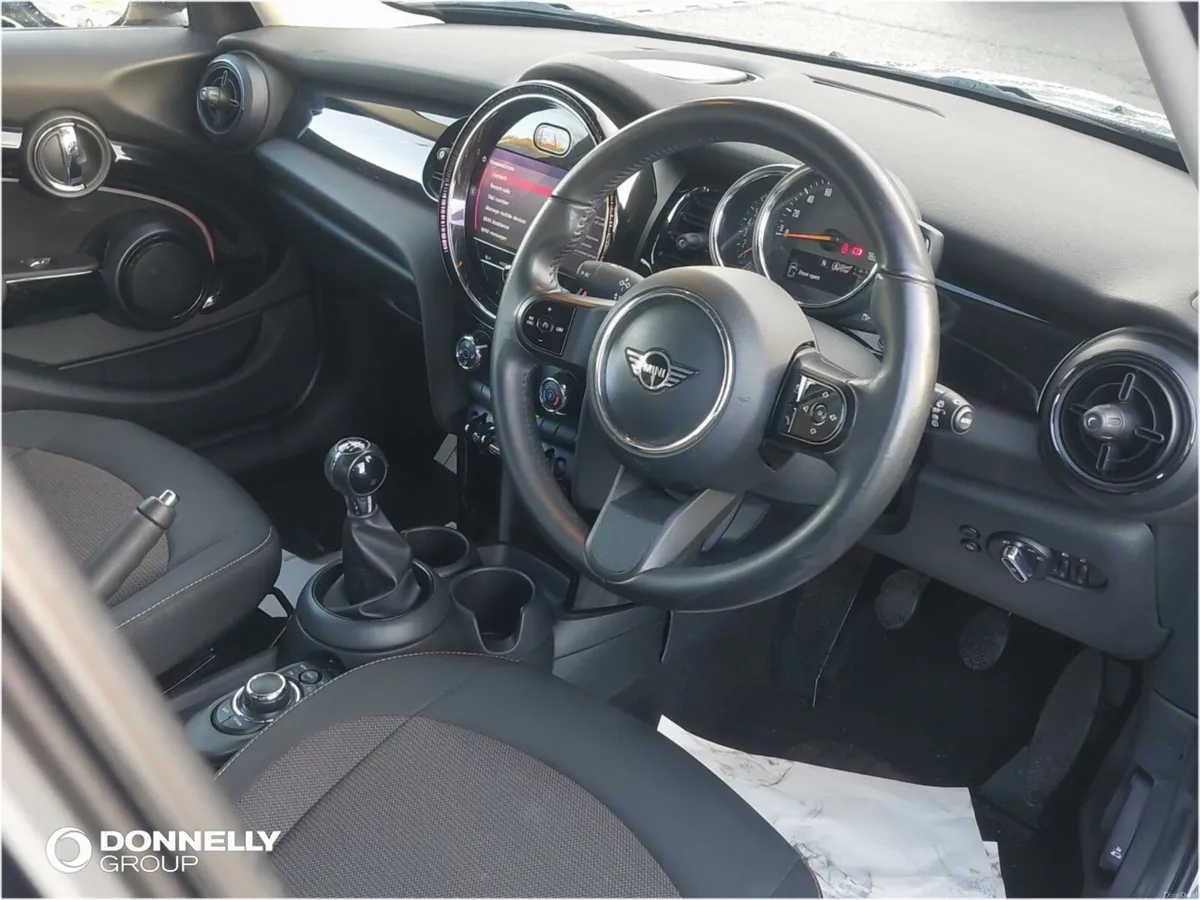 MINI HATCHBACK Cooper Classic - Image 3