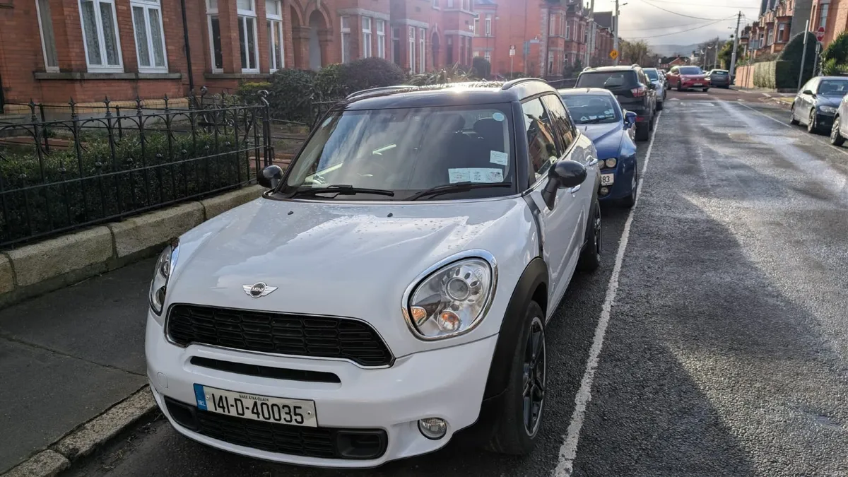 MINI Countryman Sport 4x4 - Image 1