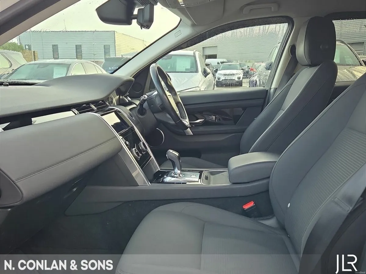 Land Rover Discovery Sport 2.0D S AUTO *MAIN LAND - Image 3