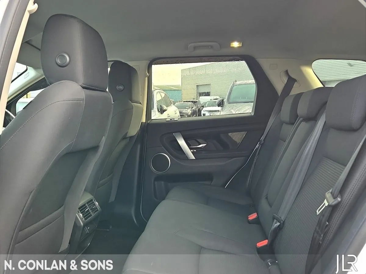 Land Rover Discovery Sport 2.0D S AUTO *MAIN LAND - Image 5