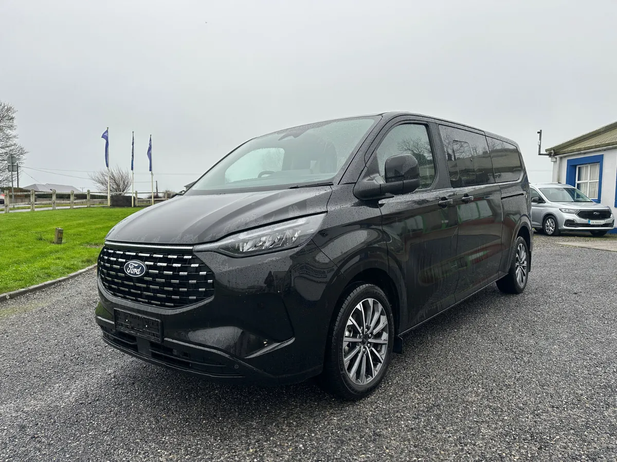 New Ford Tourneo Custom Hybrid Wheelchair Access - Image 3