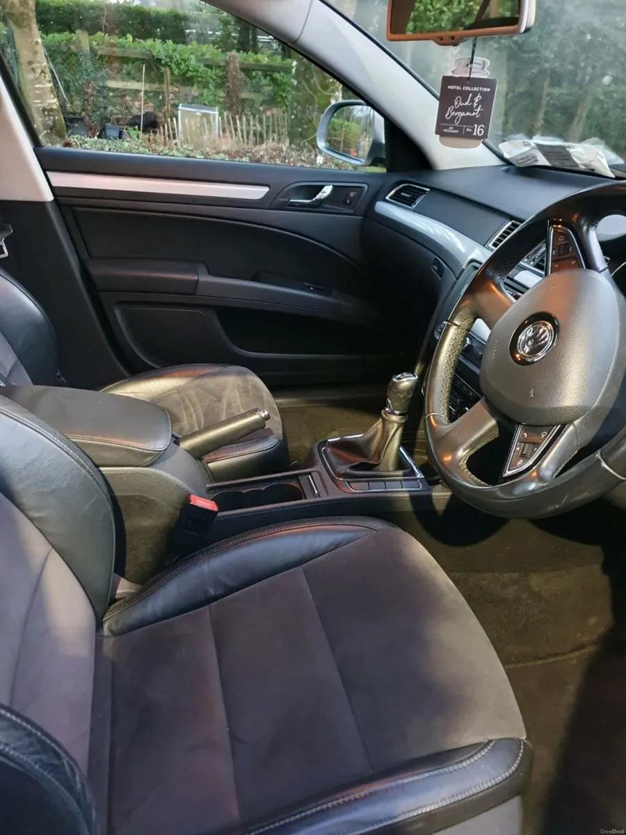Skoda Superb - Image 4