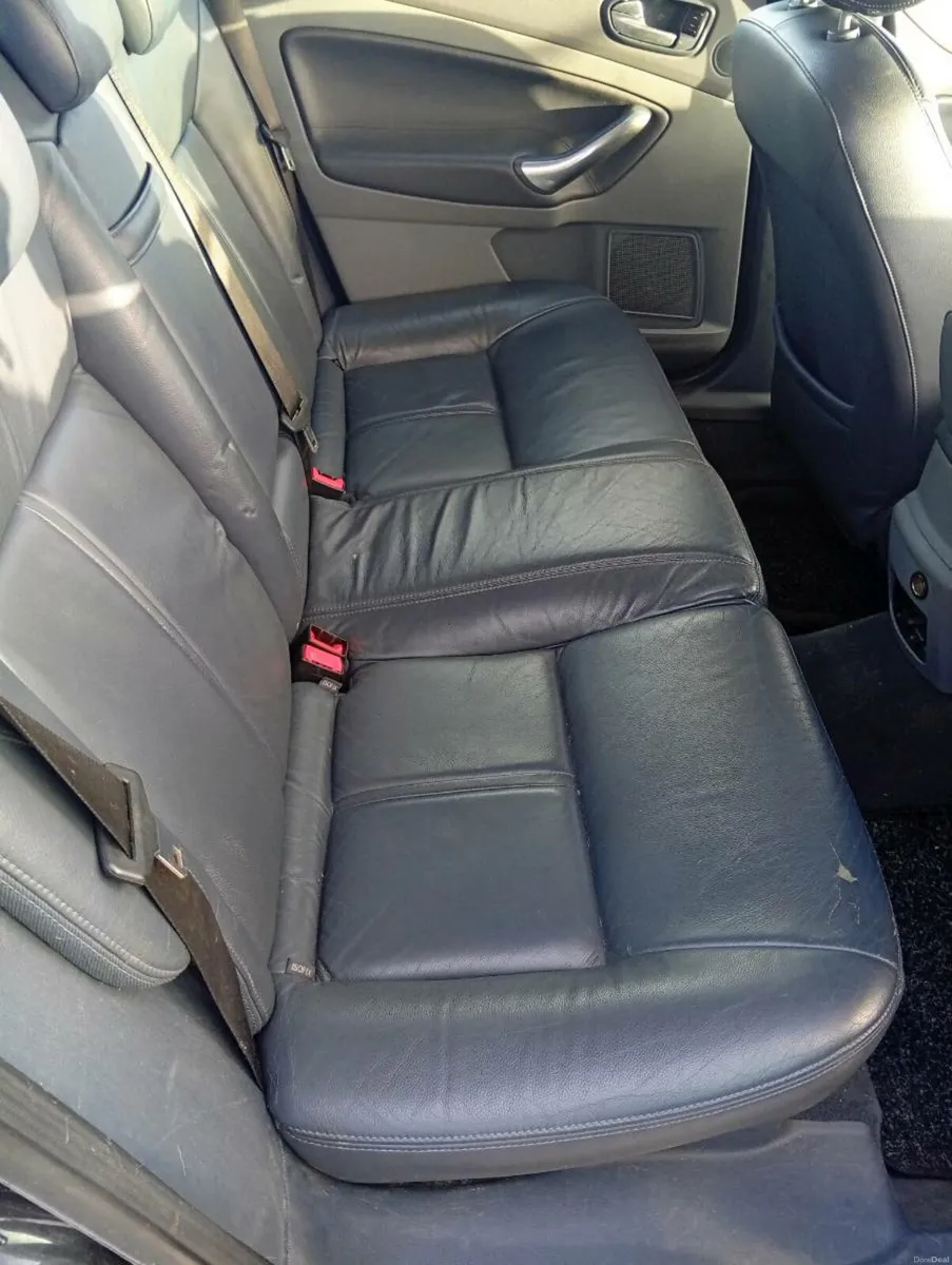 Ford Mondeo Estate. New NCT + Leather interior - Image 4
