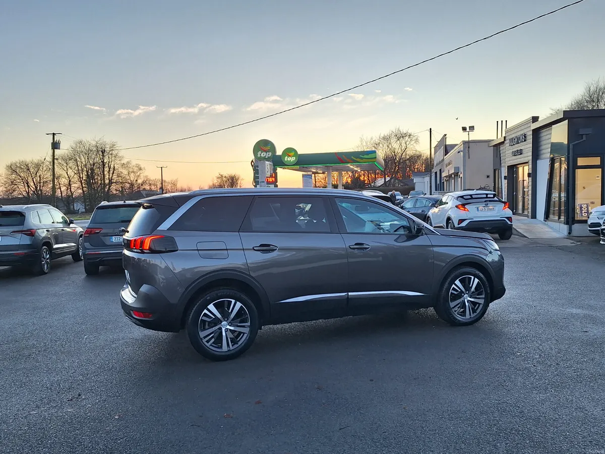 Peugeot 5008 1.5 HDI *High Spec/7 Seat - Image 3