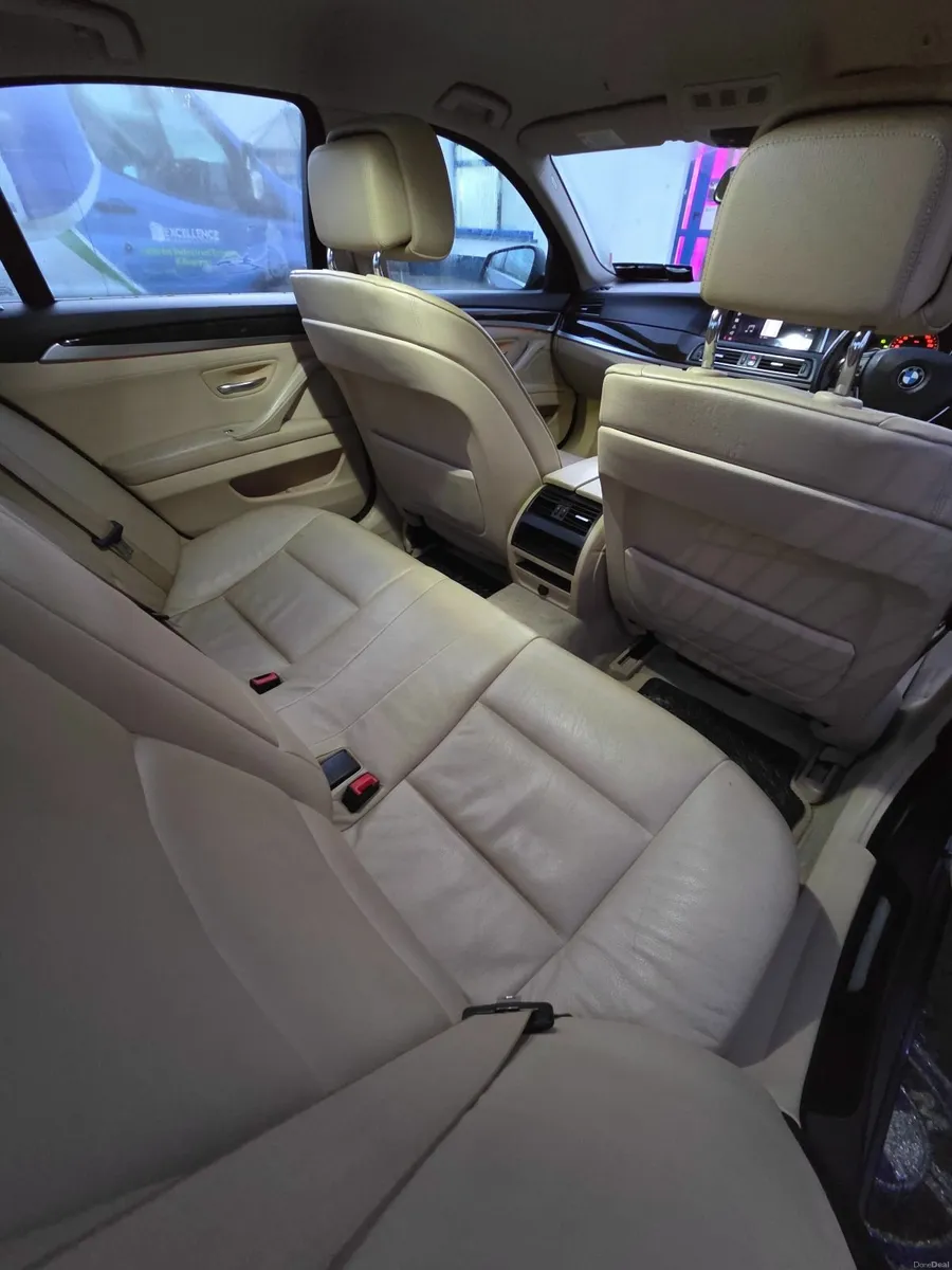 BMW 5-Series 2010 530d - Image 4
