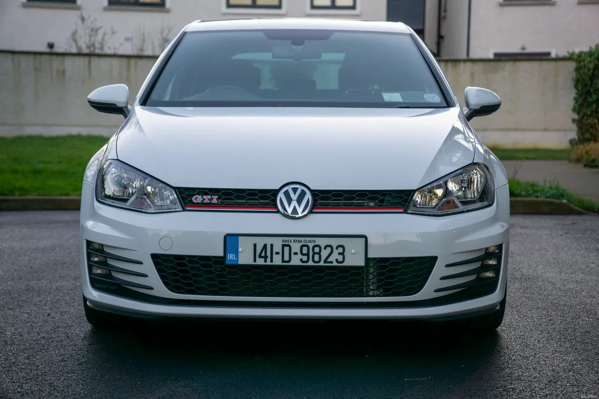 Volkswagen Golf GTI-P 230BHP AUTO - Image 2