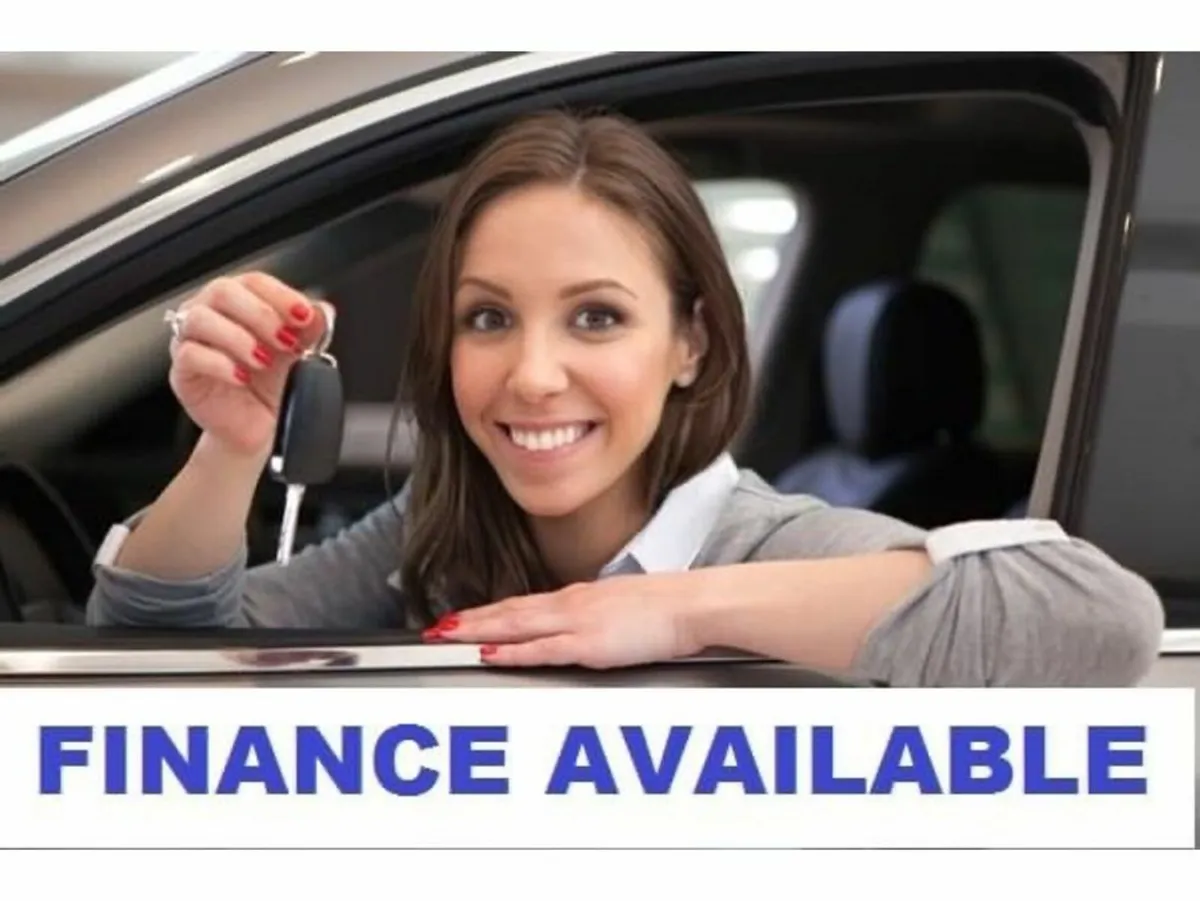 Ford Focus STYLE 1.5 TD 95PS 6SPEED 4 4DR - Image 3