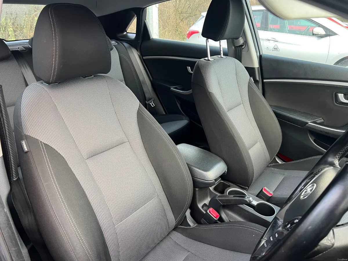 2016 (162) Hyundai I30 SE BlueDrive 1.4 Petrol - Image 4