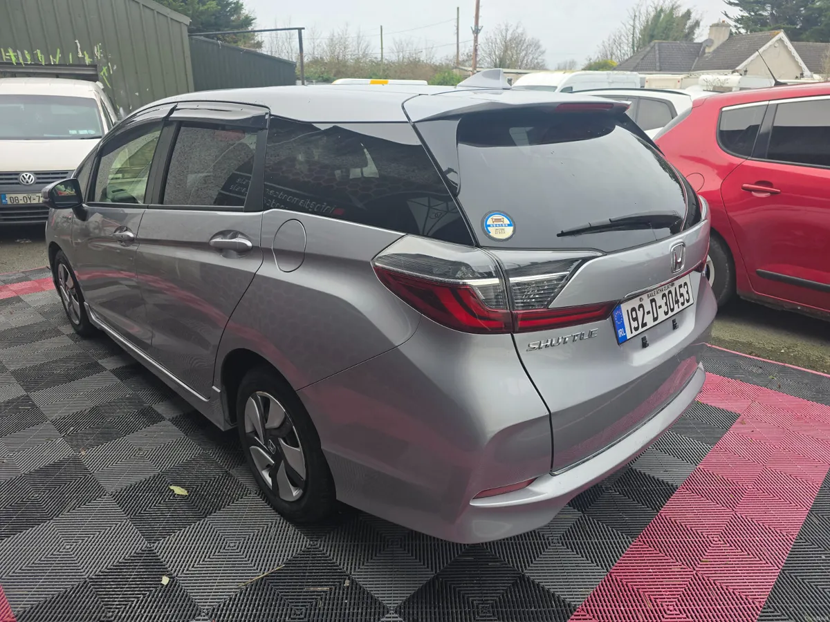 192 HONDA SHUTTLE HYBRID new NCT 10/27 - Image 4