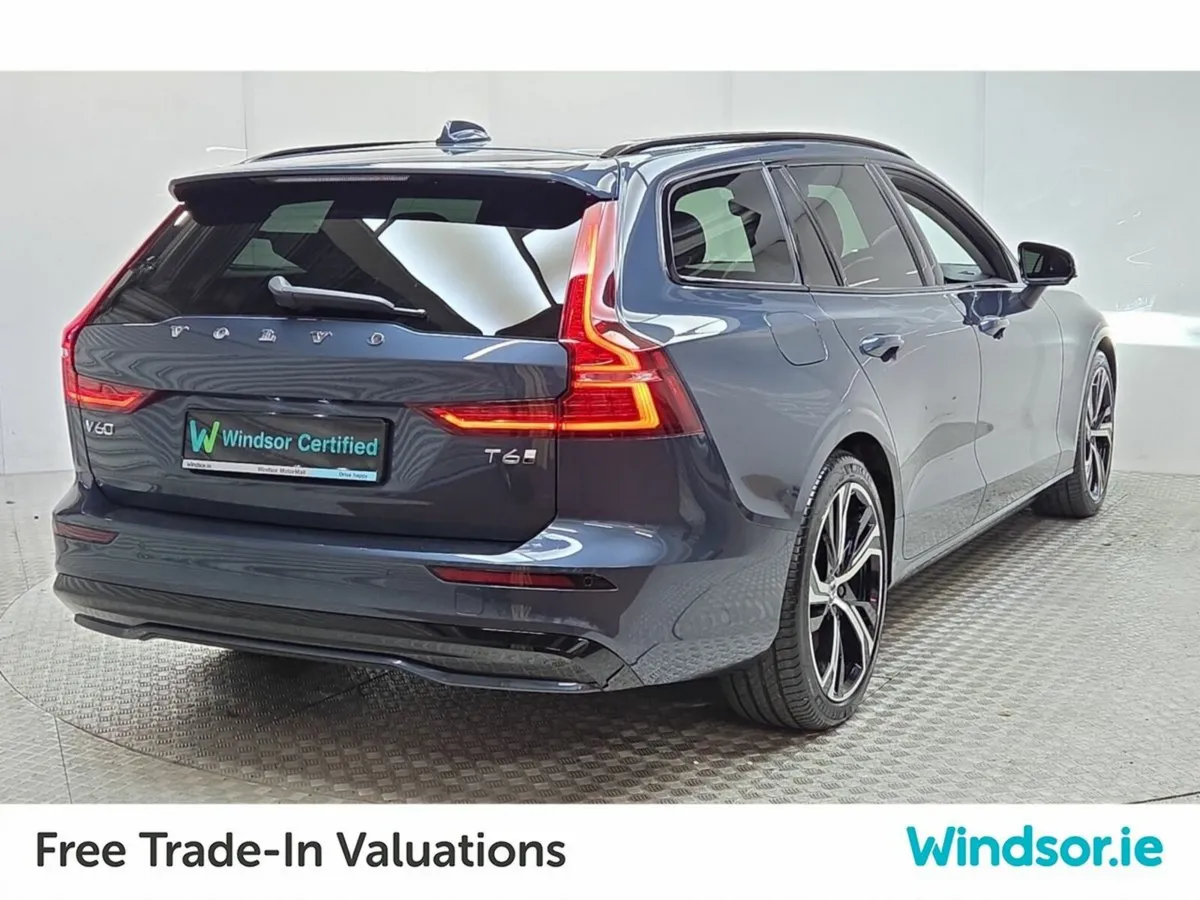 Volvo V60 Recharge Plus + T6 350 AWD Twin Engine P - Image 3
