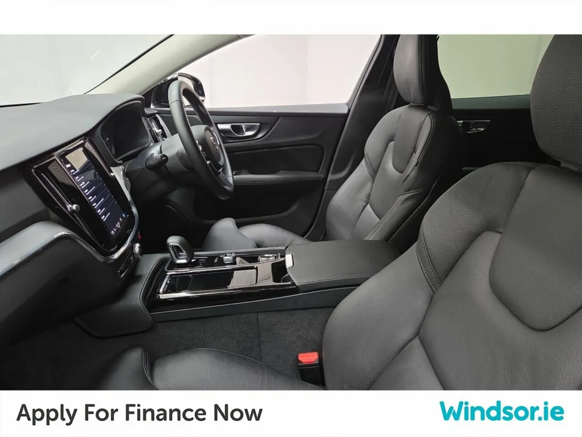 Volvo V60 Recharge Plus + T6 350 AWD Twin Engine P - Image 4